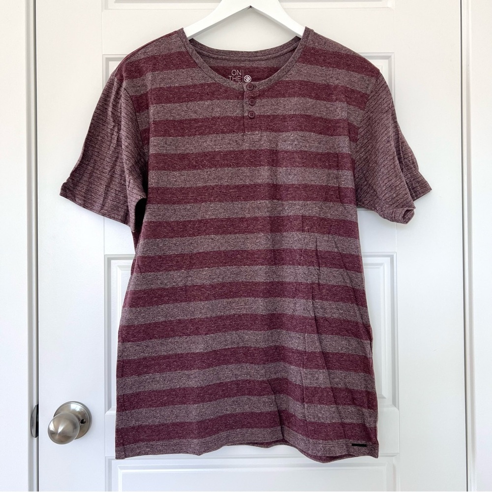 On The Byas // NWOT Men's Striped Quarter Button T-Shirt